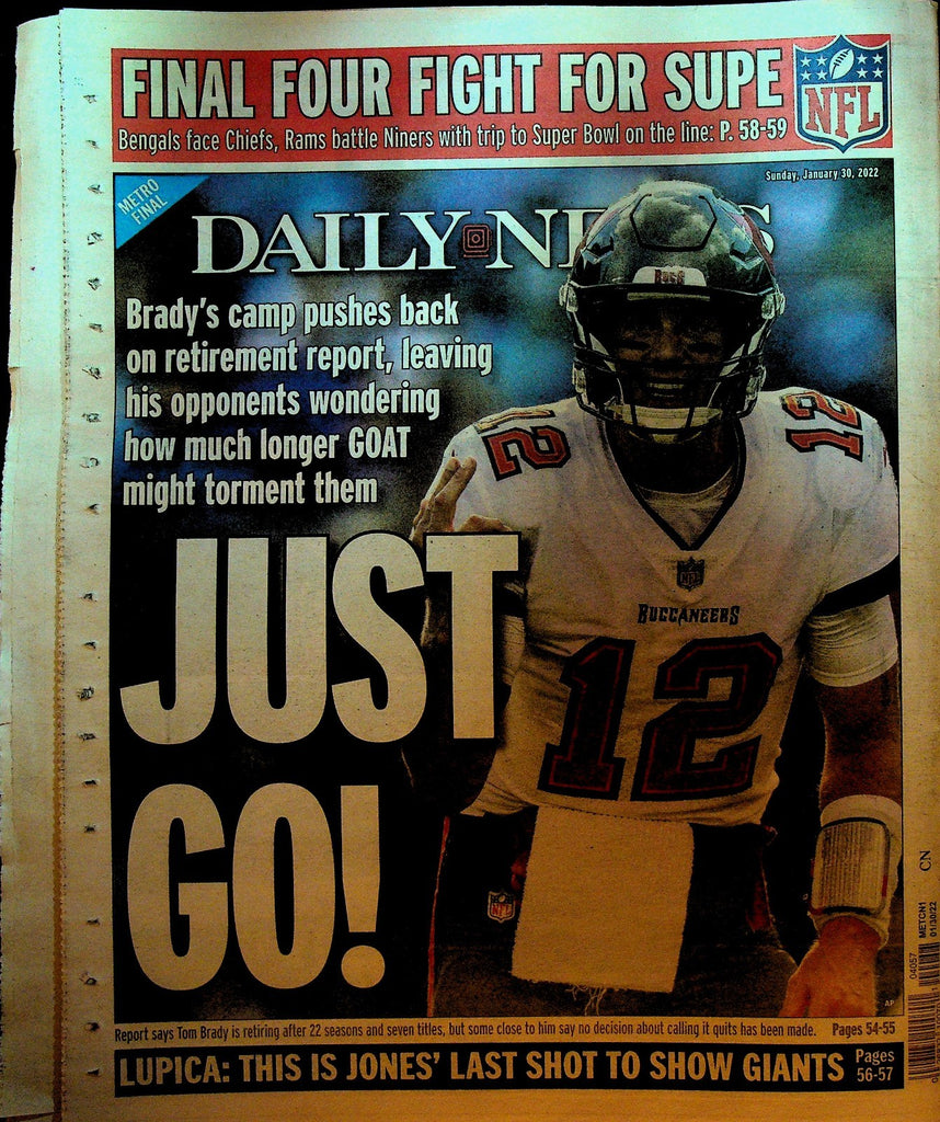 New York Daily News January 30 2022 Tom Brady Evelyn Cruz Snowstorm Blizzard1