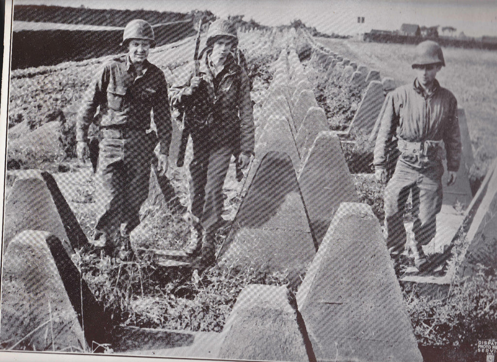 Americans Crack Siegfried Dragon Teeth WWII Dispatch Photo News Service  0