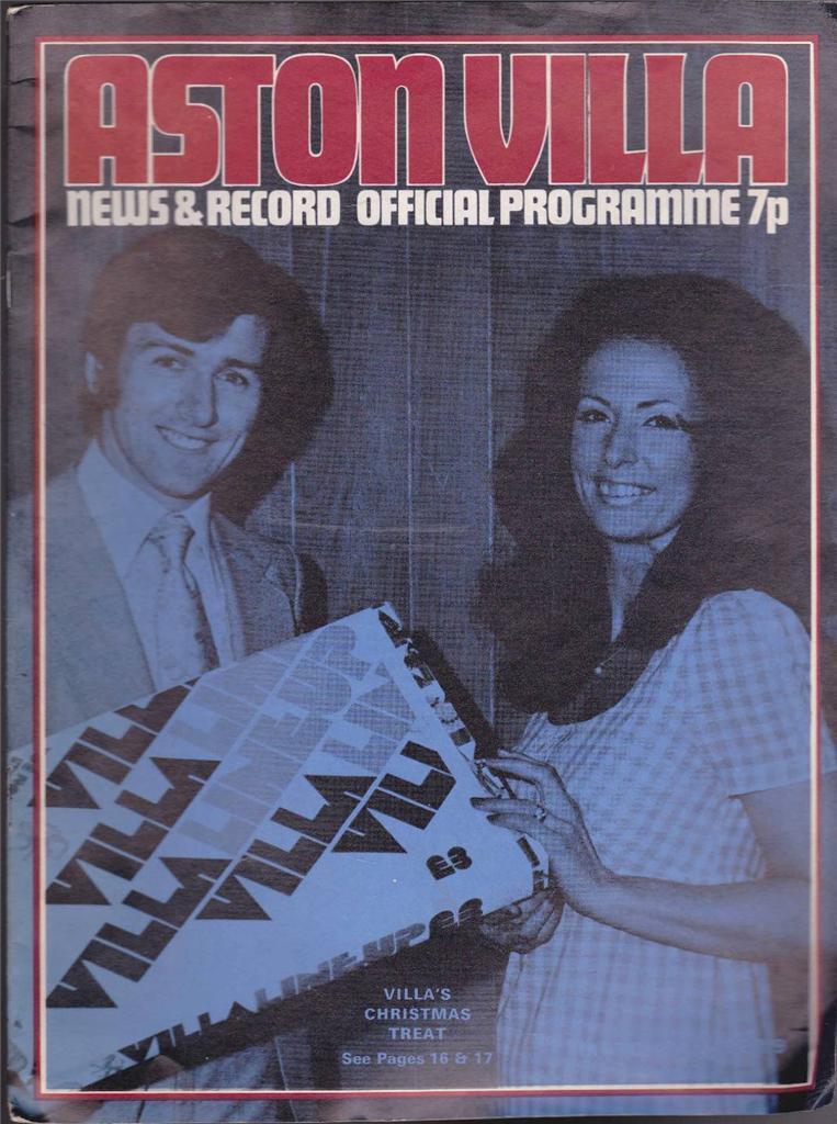 Aston Villa News & Record Official prgramme v Blackpool 11 November 1972